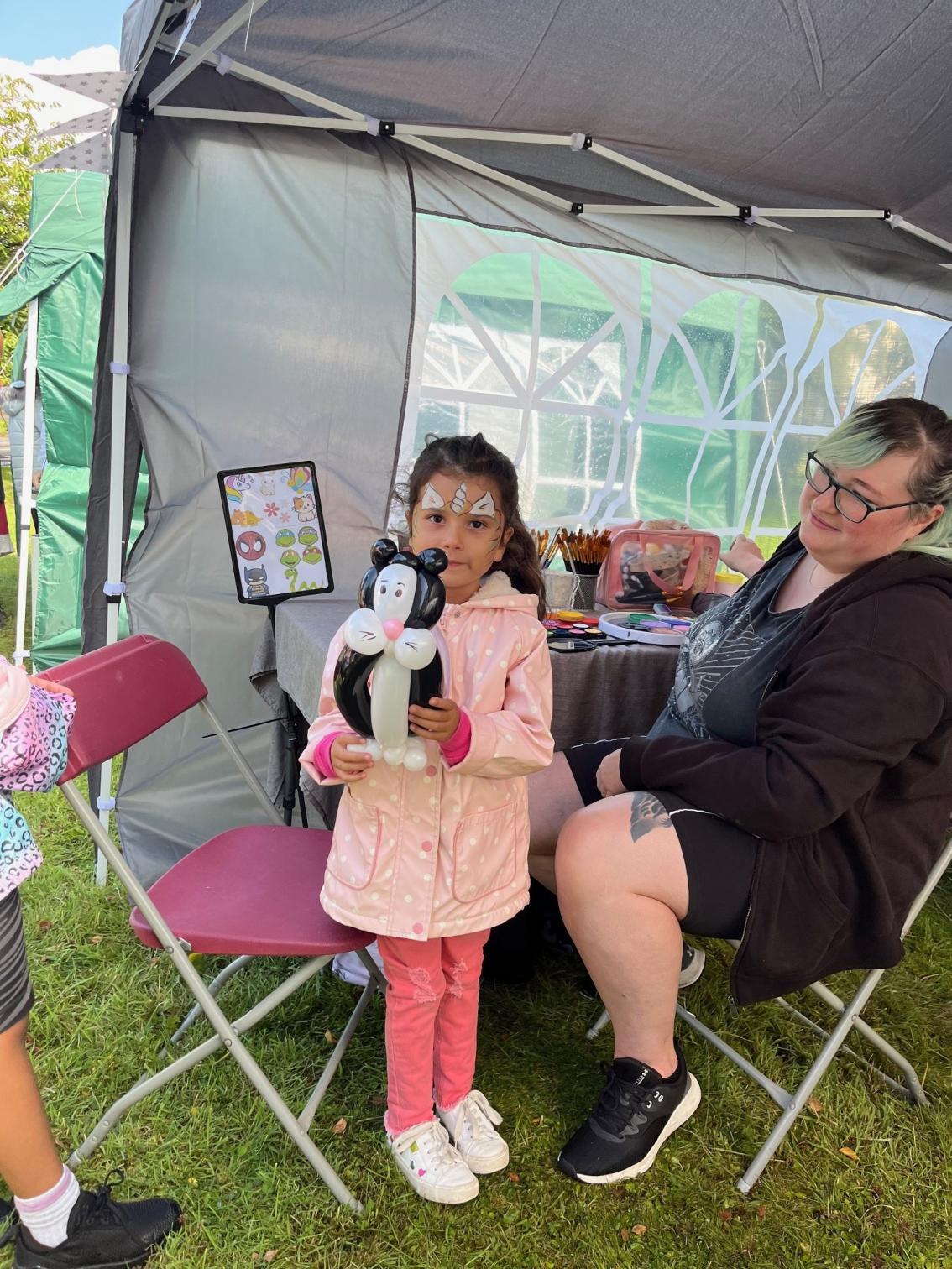 GALA DAY face painting girl and penguin